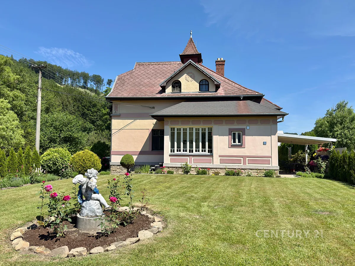 Prodej vily 177 m², pozemek 1397 m²